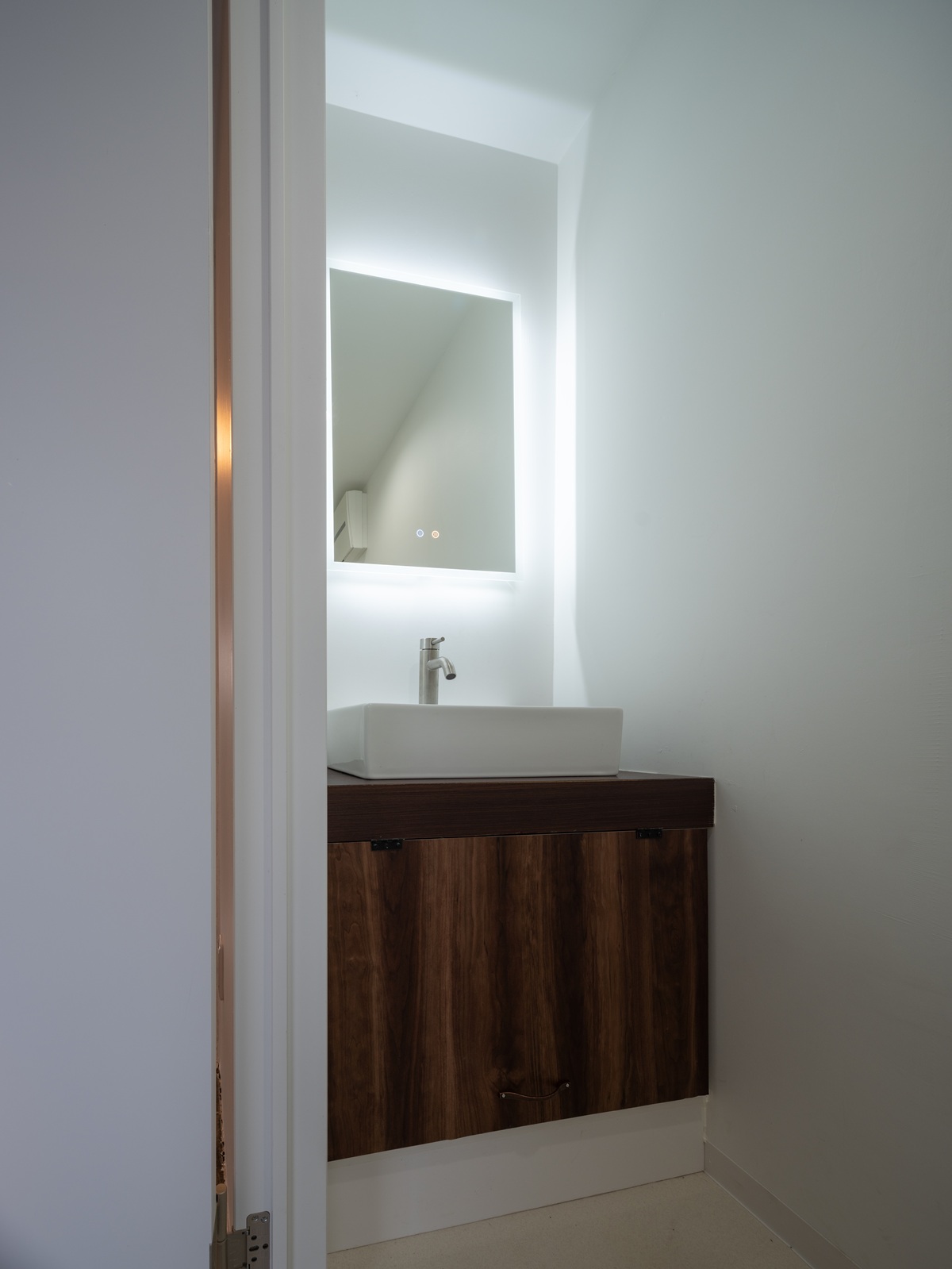 2階 洗面室 washroom